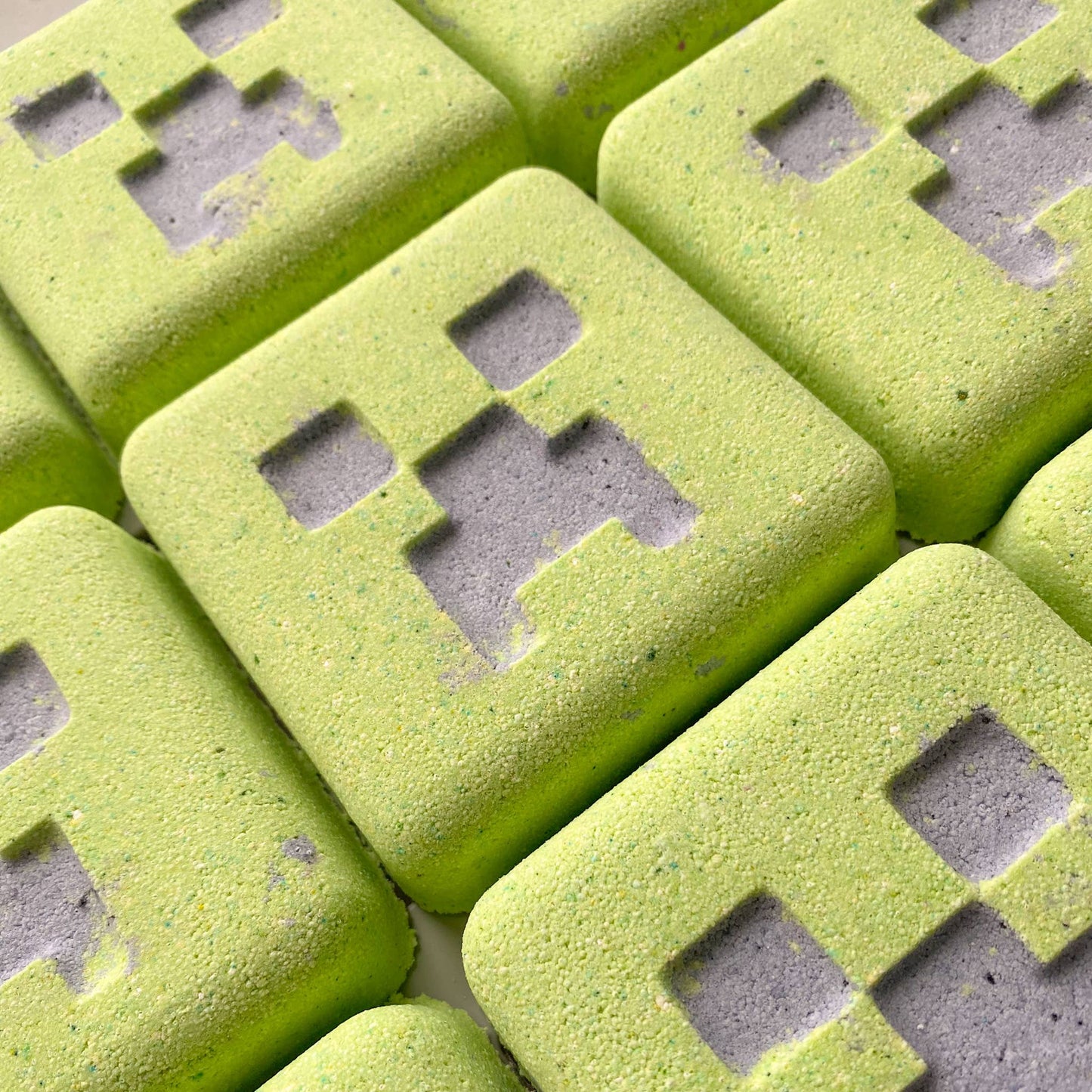 Bathe Enchanted - Creeper Bath Bomb