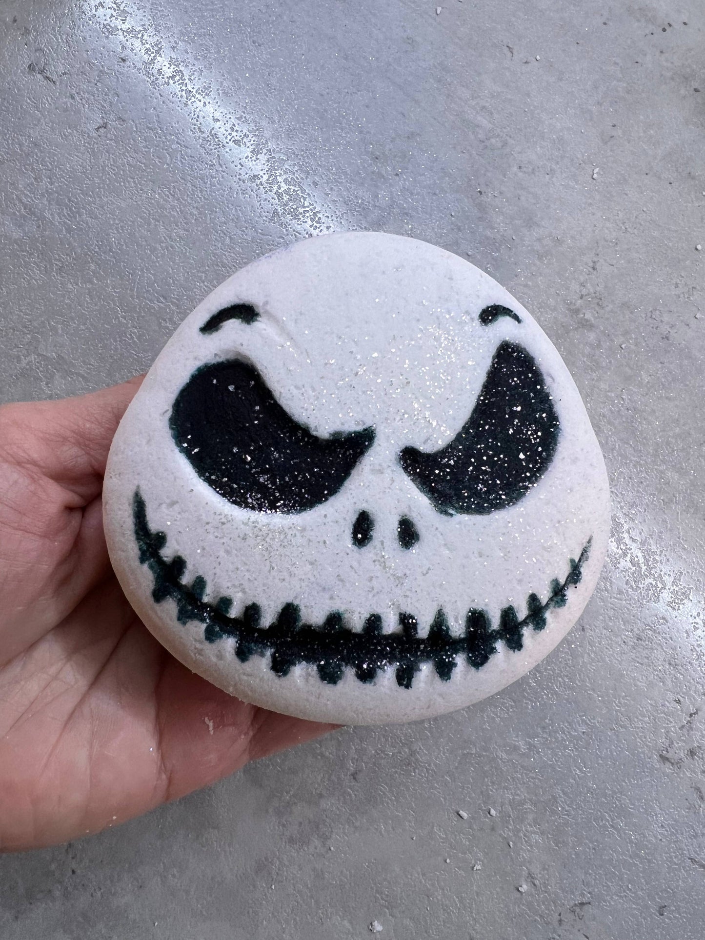 Unique creations soap company - Halloween J bath bomb