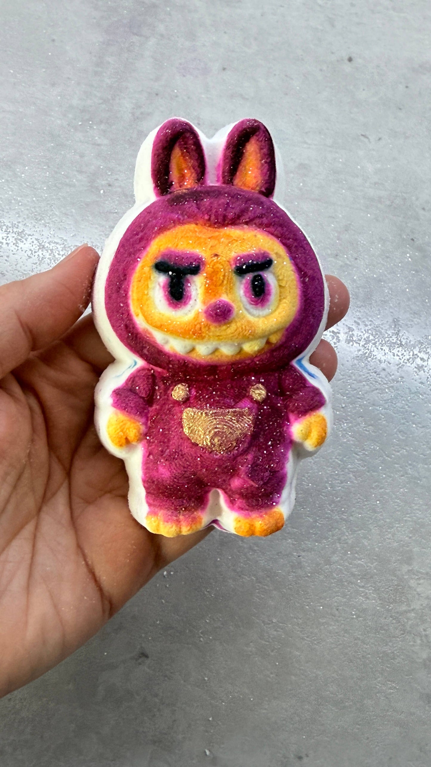 Unique creations soap company - LABUBU  bath bomb 