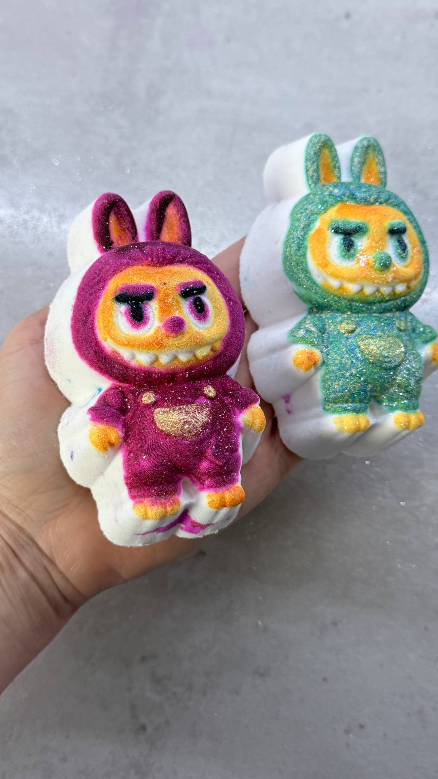 Unique creations soap company - LABUBU  bath bomb 