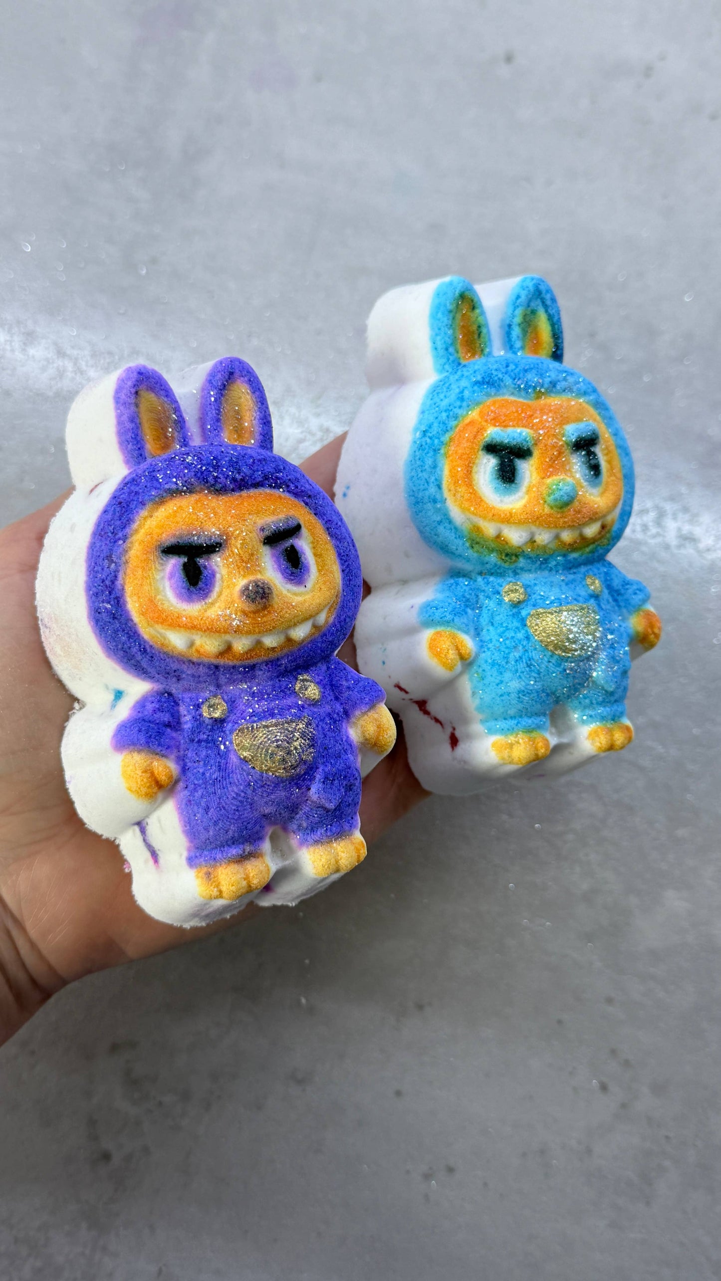 Unique creations soap company - LABUBU  bath bomb 