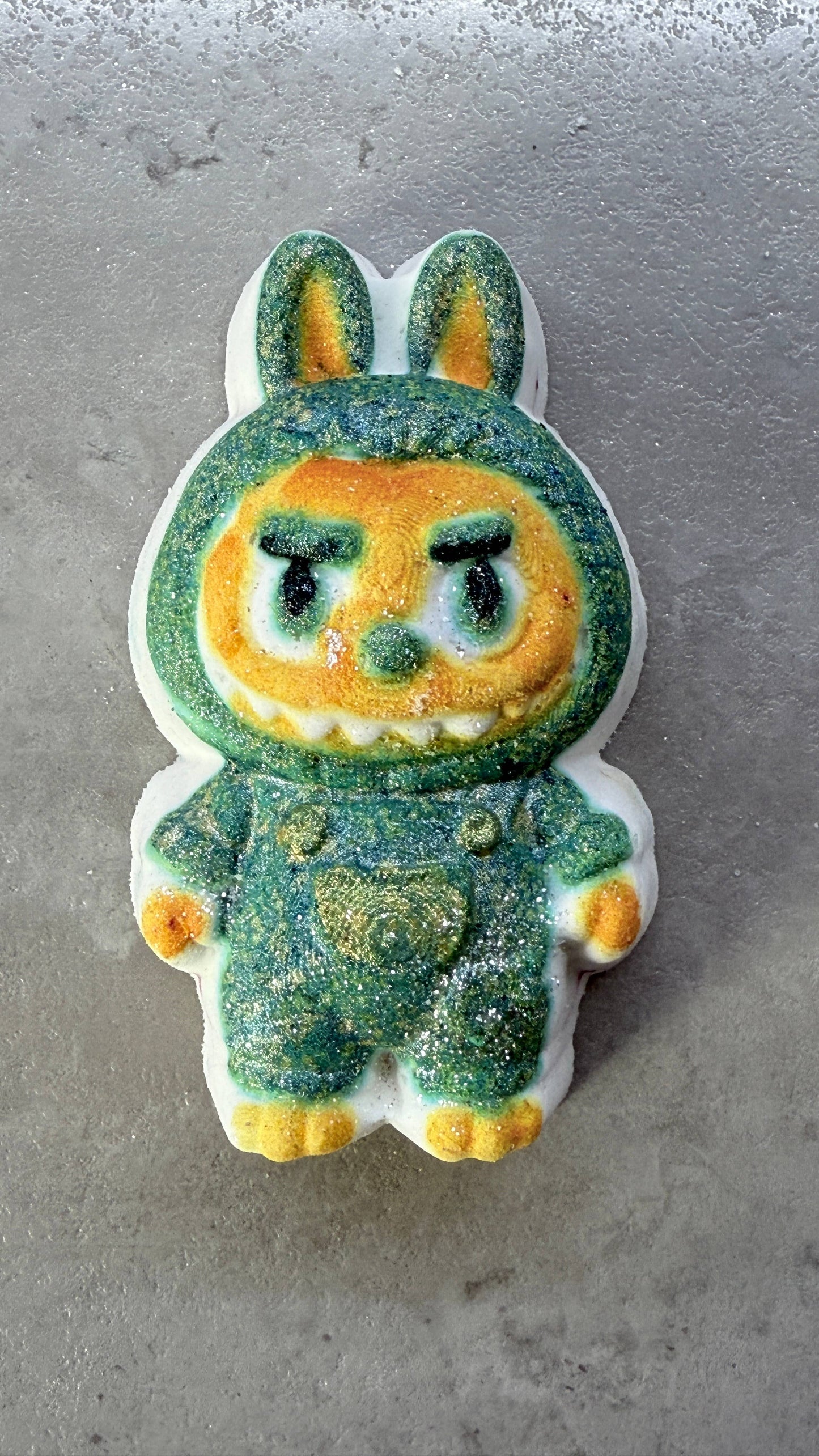 Unique creations soap company - LABUBU  bath bomb 