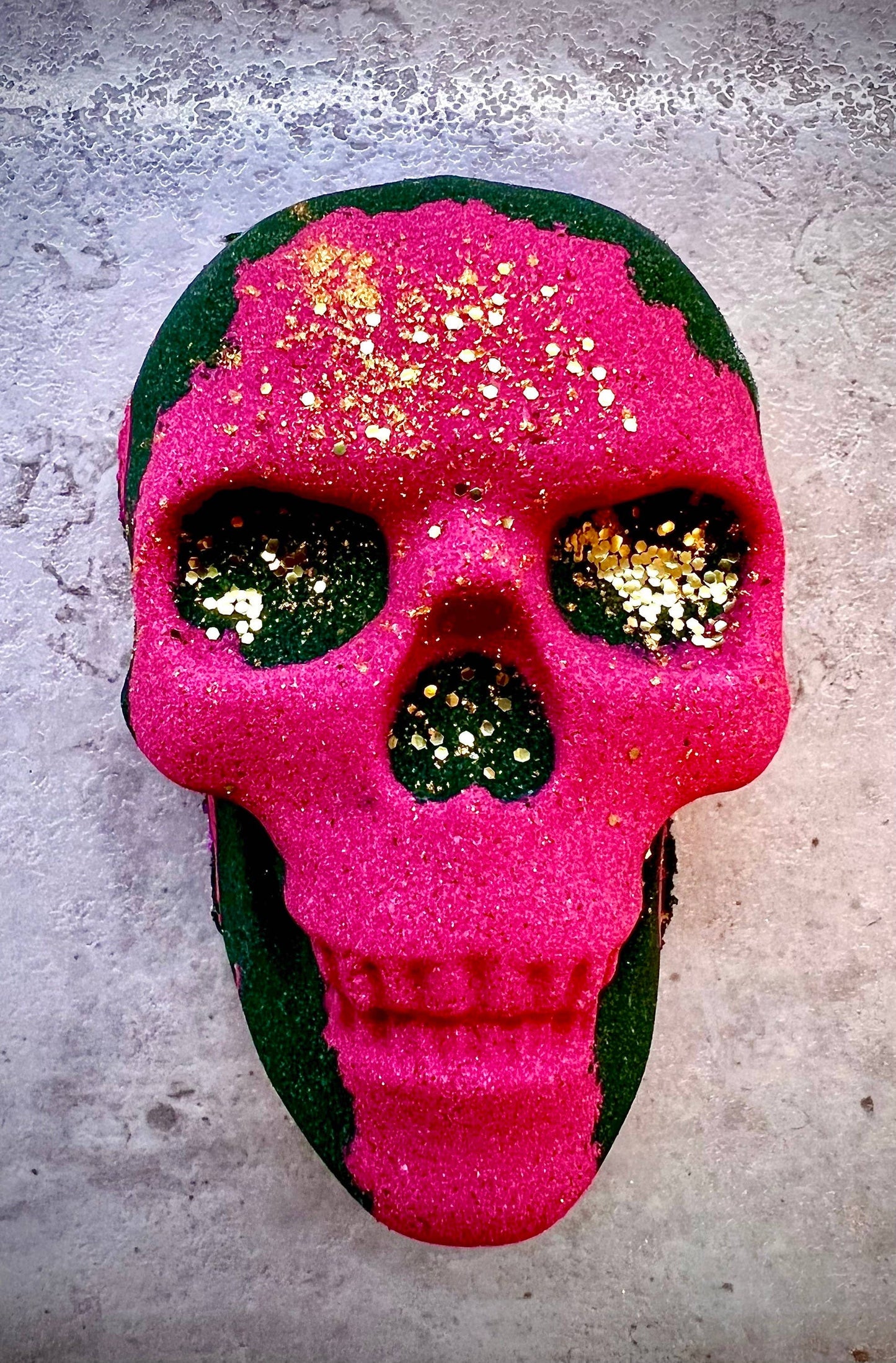 Unique creations soap company - Extra large Skull bath bomb